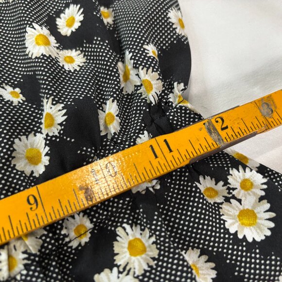 MPH Collection Black Dress Daisy Print Short Sleeve, Size M              Lot A - Picture 6 of 7